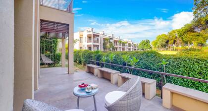 Elegant Villa Retreat in Golf Resort – Luxury Living on the Greens