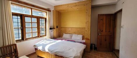 Schreibtisch, kostenloses WLAN