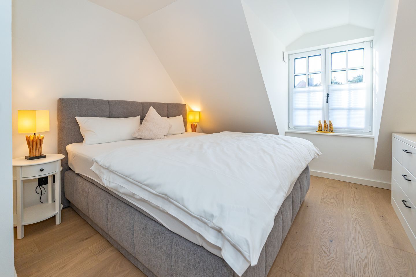 4 quartos, ferros/tábuas de passar roupa, Wi-Fi, roupa de cama