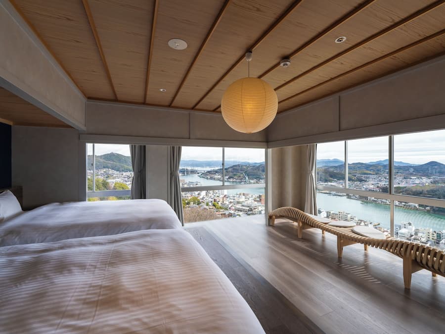 Suite | Free WiFi, bed sheets