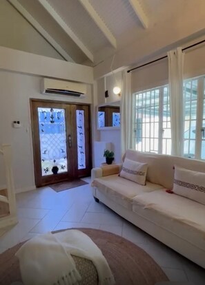 Smart TV, fireplace, books, computer monitors - Centrally located COUVA Family Home. Relax, Explore, and Stay Secure! (Couva)