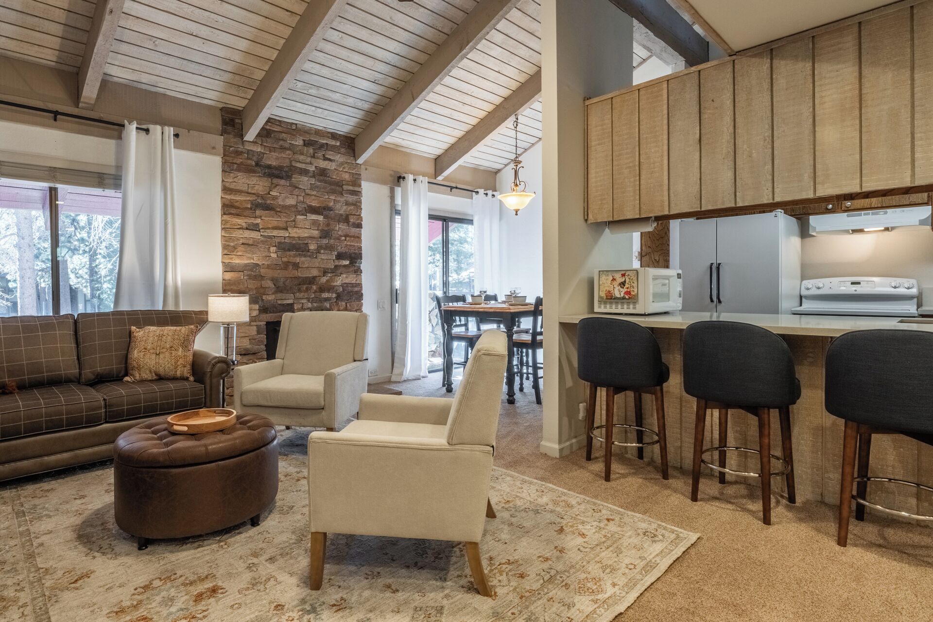 Smart TV, fireplace, video games, table tennis