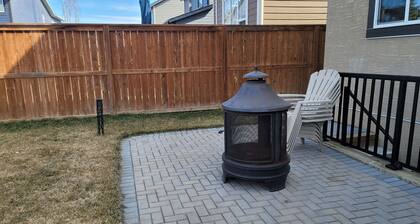 Cozy, Work, Play/Park, BBQ/Patio, Gym, Walk/Trails. Entire guesthouse in Calgary
