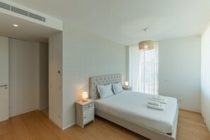 3 bedrooms, iron/ironing board, Internet, bed sheets