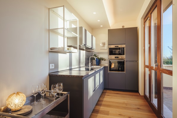 Fridge, microwave, oven, stovetop - Montalcino Tuscany Home - Apartment "C" Terrace (Montalcino)