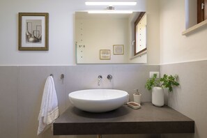 Hair dryer, towels - Montalcino Tuscany Home - Apartment "C" Terrace (Montalcino)