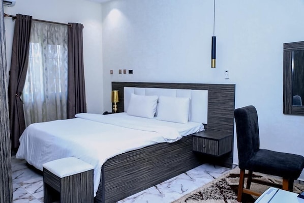 Room, Balcony, City View