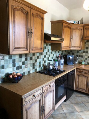 Charming 3-bedroom stone farm house in lovely Saint-Setiers with WiFi