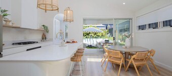 Nirvana Retreat-Mineral Pool & walk to the Beaches