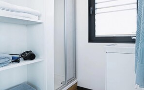 Mobile Home | Bathroom