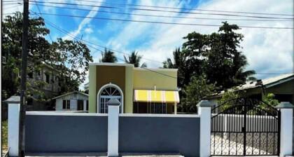 Charming 3-bedrooms house in lovely Port Maria with AC, and WiFi and hot water