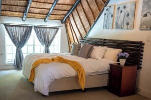 7 bedrooms, iron/ironing board, WiFi, bed sheets - The Jewel house
(Randburg)