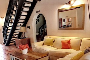 TV - The Jewel house
(Randburg)