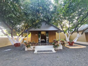 Exterior detail - Shree Murlidhar Farm and resort (Mendarda)