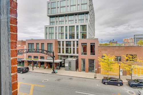 Walk to Convention Center, Secured Apt in Columbus