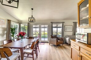 Dining - Water-View Home w/ Hot Tub in Lake Elsinore! (Lake Elsinore)
