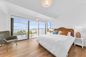 2 bedrooms, iron/ironing board, WiFi - Pambula Little Beach House (Pambula Beach)