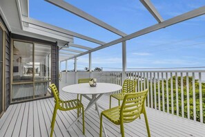 Outdoor dining - Pambula Little Beach House (Pambula Beach)