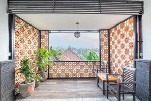 مكتب وواي فاي مجانًا وملاءات أسرّة