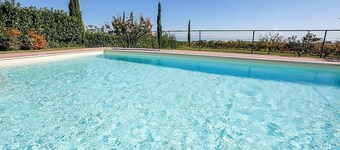 Villa Campoluce: A welcoming two-story villa in a quiet position, in the Marche countryside, at a short distance from the sea, with Free WI-FI.