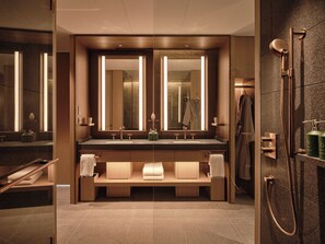 Hair dryer, bathrobes, slippers, bidet - Patina Osaka (Osaka)