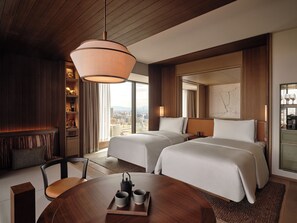 Frette Italian sheets, premium bedding, free minibar items, in-room safe - Patina Osaka (Osaka)
