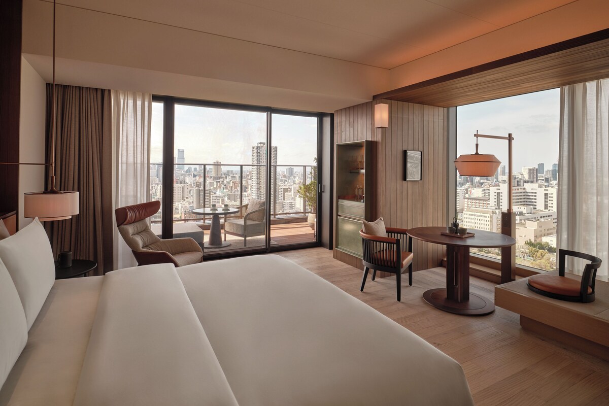 Premier Room, 1 King Bed, City View | Frette Italian sheets, premium bedding, minibar (some free items)