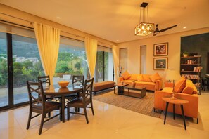 Smart TV, books - Margalla Heights Retreat

 (Islamabad)