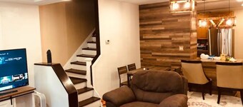 Charming 1-bedroom house in lovely Queens with AC/Heat WiFi