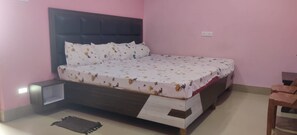 واي فاي مجانًا وملاءات أسرّة