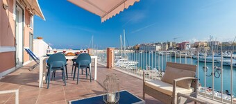Beautiful apartment for 6 guests with WIFI, A/C, TV, terrace and panoramic view