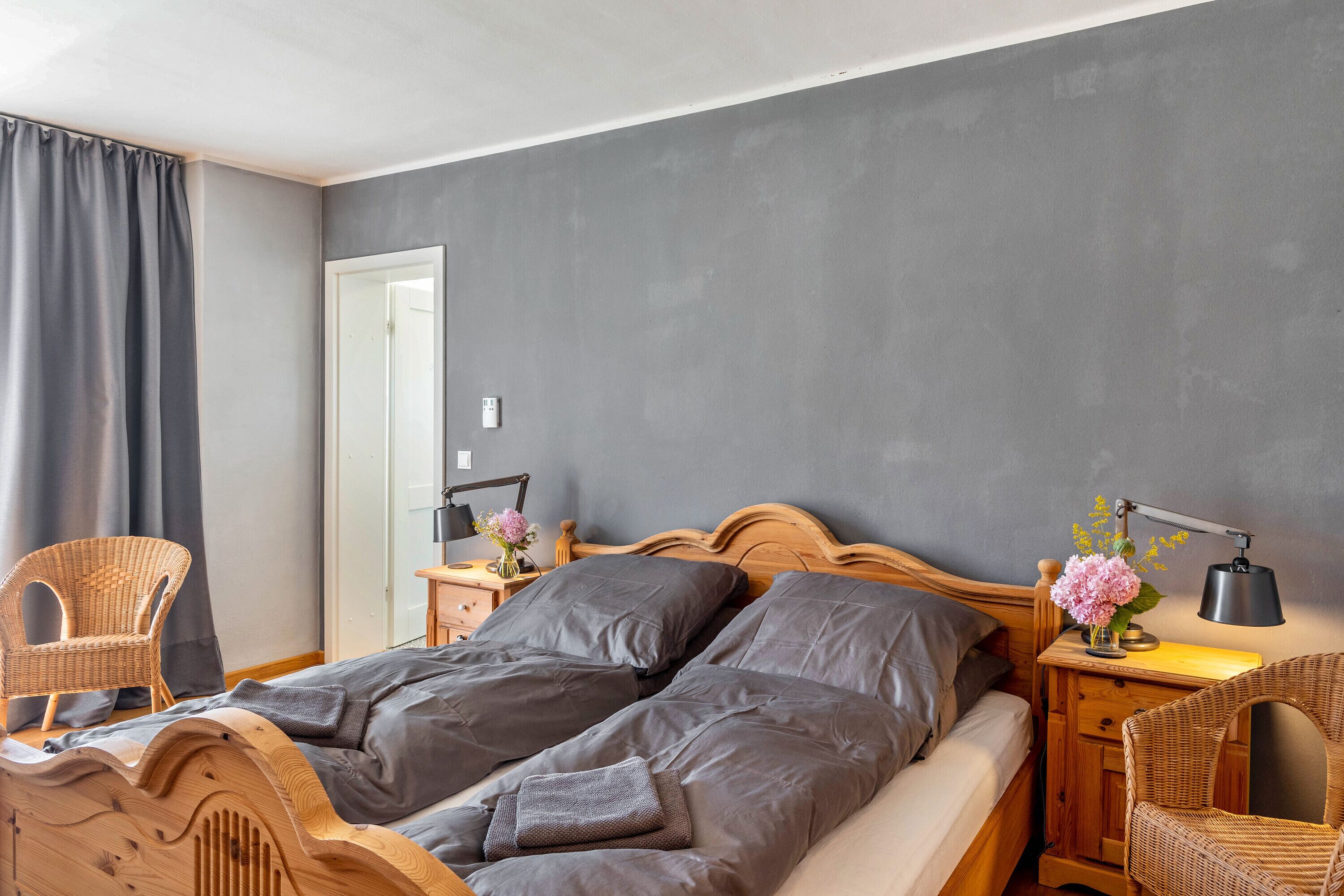 2 dormitoris, planxa i posts de planxar, wifi gratuïta i roba de llit 