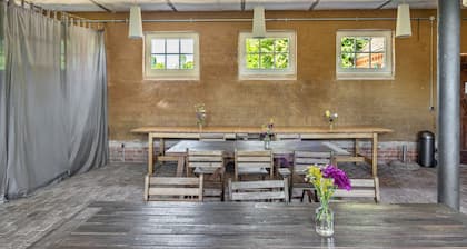 Apartment 'Der Flusshof, Scheunenwohnung' with Shared Terrace, Shared Garden and Wi-Fi
