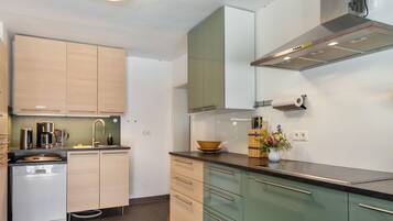 Kühlschrank, Ofen, Herdplatte, Geschirrspüler