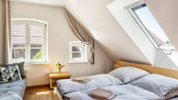 7 bedrooms, free WiFi, bed sheets