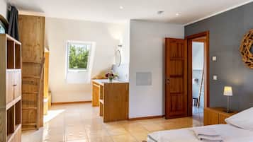 7 bedrooms, free WiFi, bed sheets