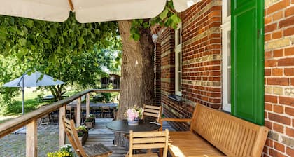 Holiday Home 'Der Flusshof, Ferienhaus' with Shared Terrace, Shared Garden and Wi-Fi