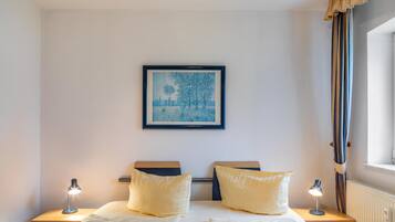 1 sovrum, strykjÀrn/strykbrÀda, gratis wi-fi och sÀngklÀder