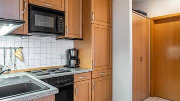 KylskÄp, mikrovÄgsugn, ugn och spishÀll