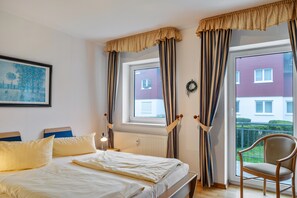 1 bedroom, iron/ironing board, free WiFi, bed sheets - Holiday Apartment Tannenblick 3-1 with Mountain View, Private Terrace and Wi-Fi (Oberhof)