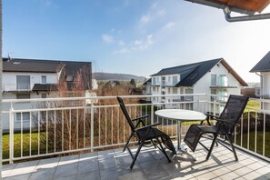 Outdoor dining - Apartment 'Linnea' with Balcony and Wi-Fi (Bad Bellingen)