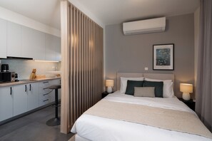 Deluxe Studio, City View | In-room safe, individually decorated, individually furnished - City View Penthouse with Large Terrace (Athens)
