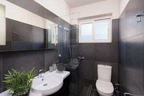 Bathroom - City View Penthouse with Large Terrace (Athens)