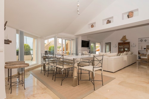 Calm And Luxury - Apartment In San Roque