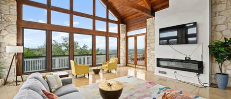 Televisión, chimenea