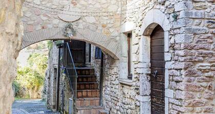 Apartment in Firenzuola near Lake Arezzo