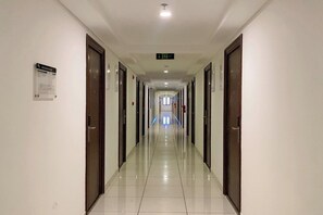Hallway - Sky House Bsd By Mizu Rooms (Pagedangan)
