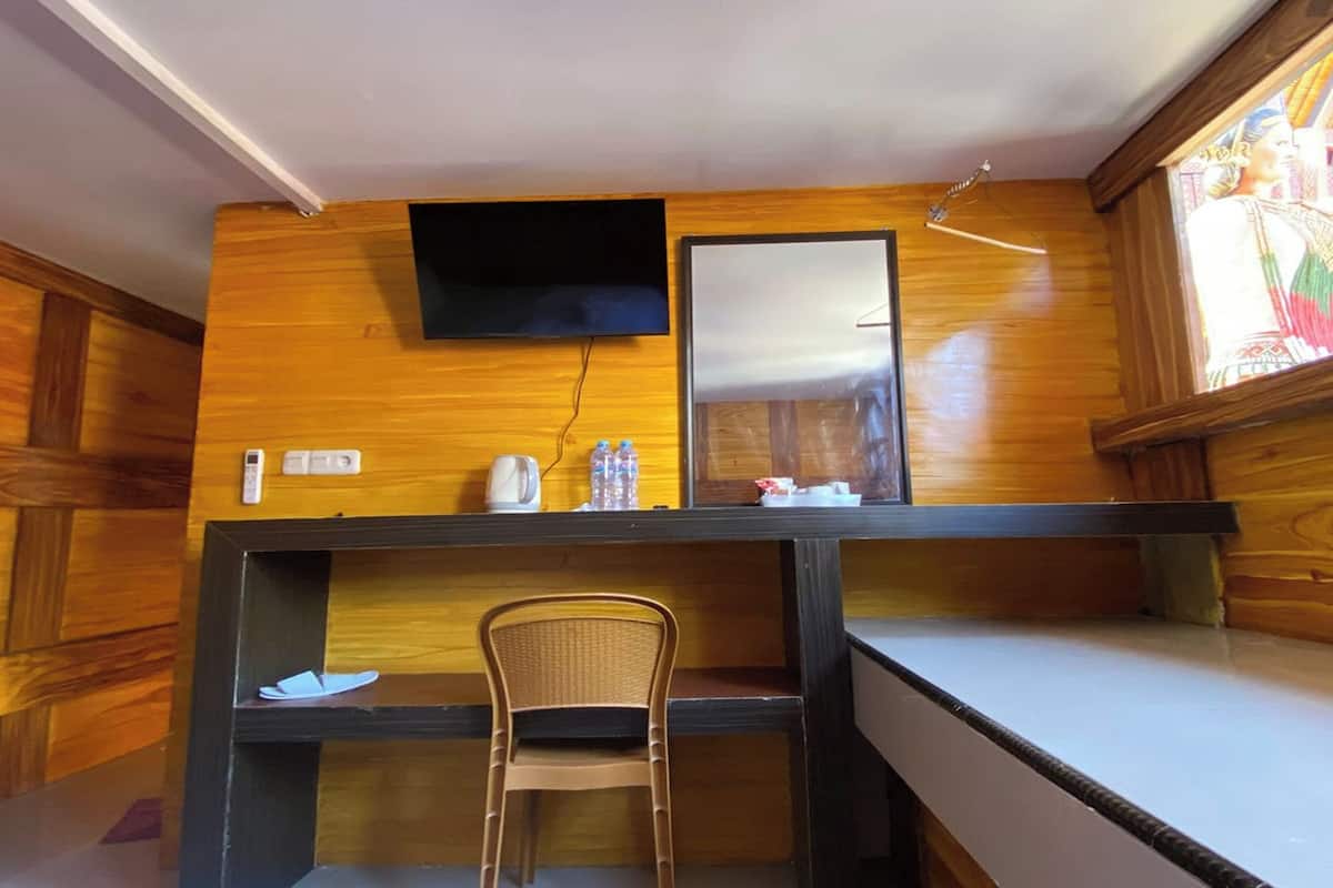 1 bedroom, desk, iron/ironing board, rollaway beds