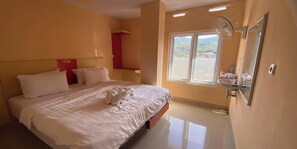 Habitación estándar | Escritorio, tabla de planchar con plancha, camas extra y wifi gratis 