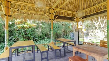 ํ
๋ผ์ค/ํํฐ์ค